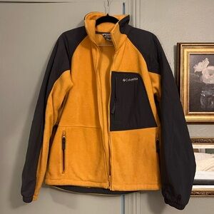 Men’s Columbia jacket in orange/yellow and gray